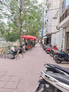 NHÀ ĐẸP ĐÓN TẾT ĐỘI CẤN VIEW HỒ ĐẦM TRÒN 33M X 5 TẦNG 7, 6 TỶ 